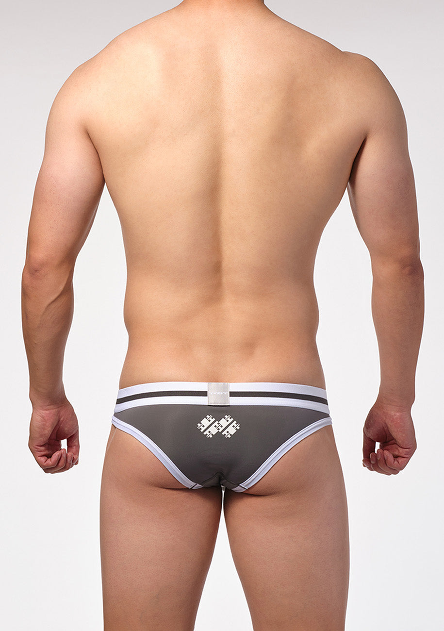 アンダーヒップ ナイロン カップビキニ